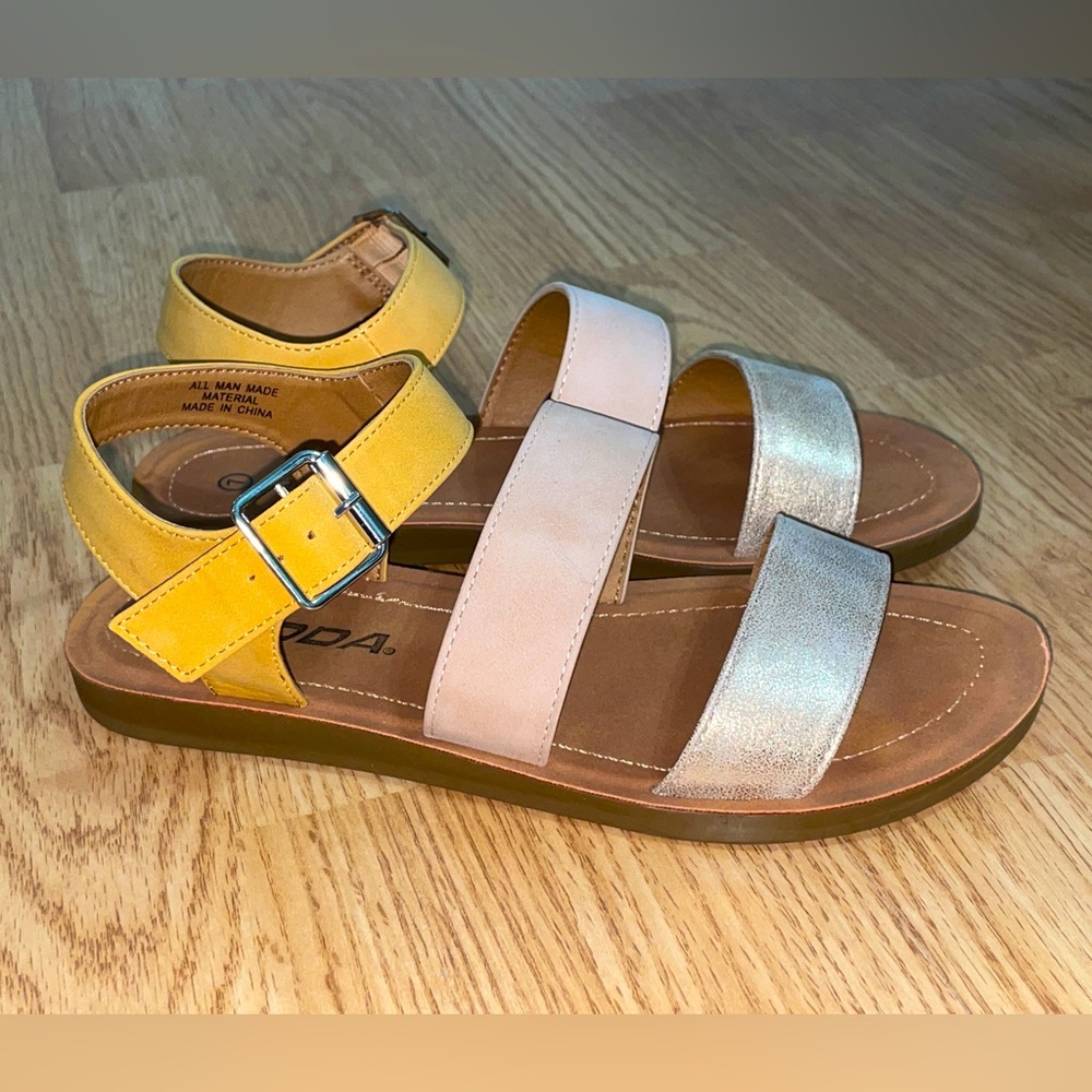 SODA Multicolor Woman’s Sandals